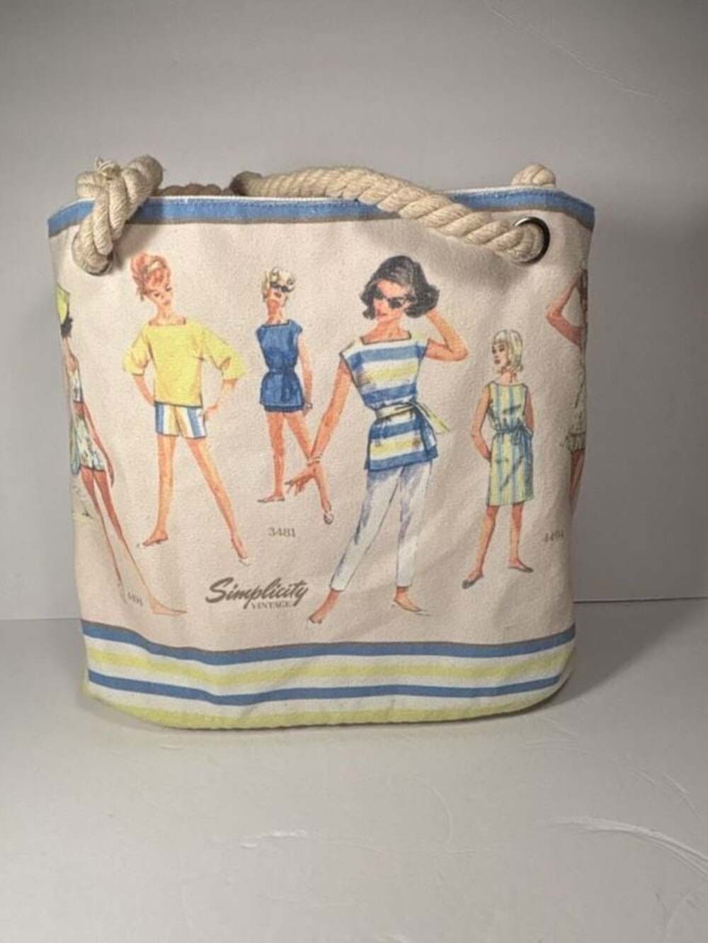 Simplicity Vintage 1960s Fashion Canvas Beach Tote Bag with Rope Handles